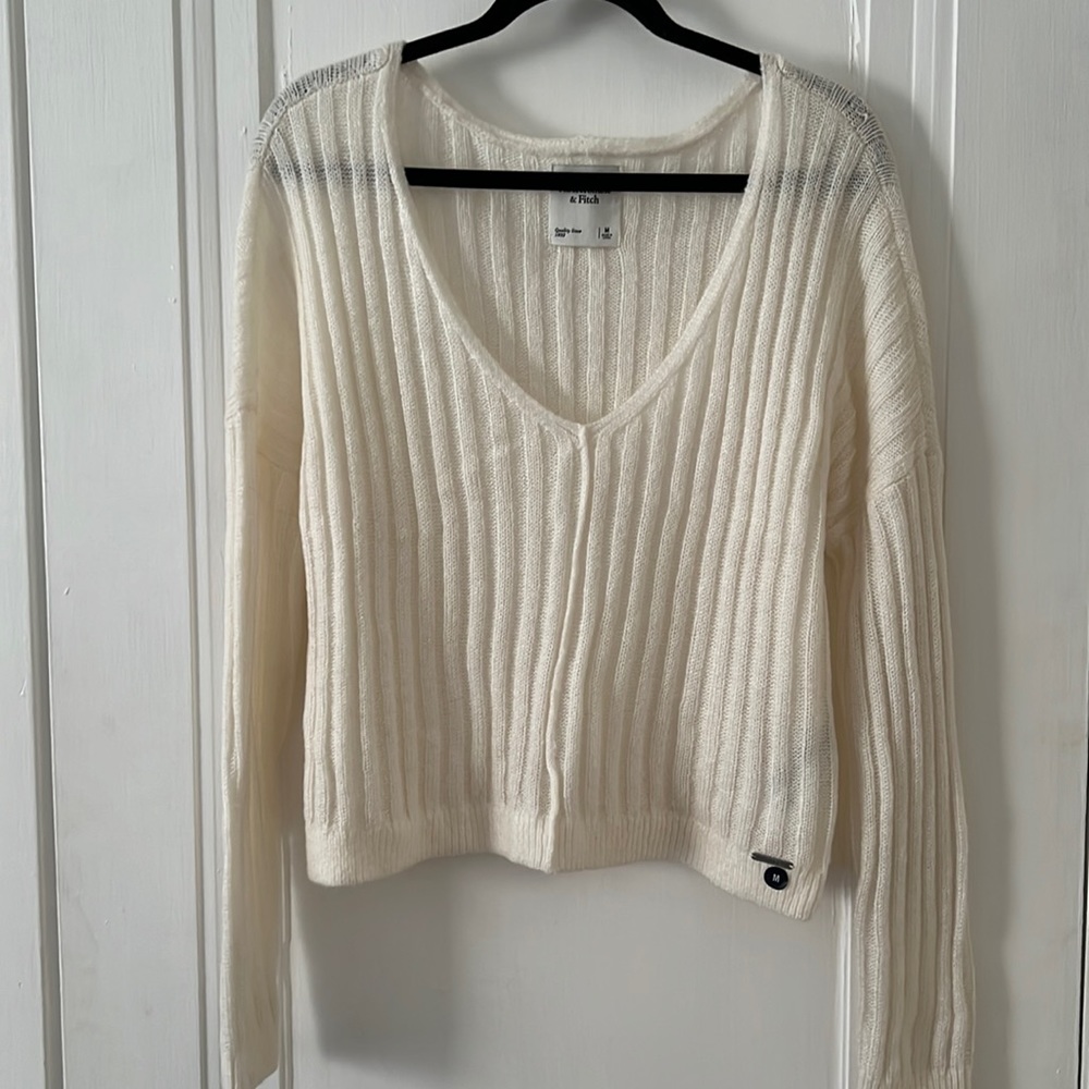Abercrombie and Fitch white ribbed sweater